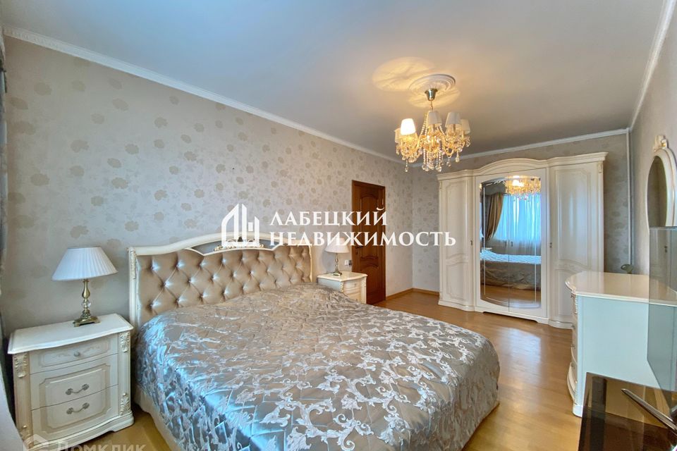 Продаётся 6-комнатная квартира, 155.8 м²