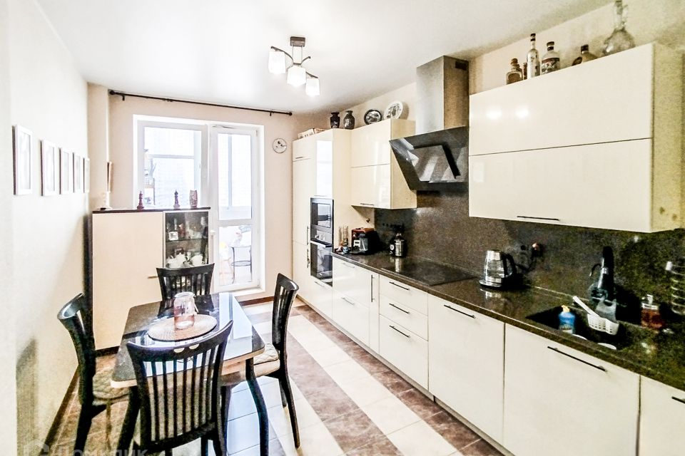 Продаётся 3-комнатная квартира, 90.3 м²