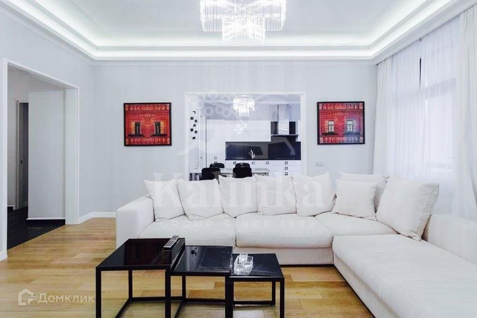 Продаётся 3-комнатная квартира, 115 м²