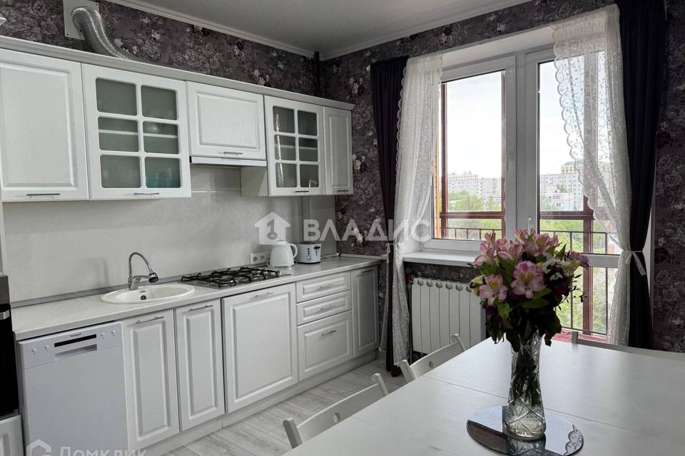Продаётся 3-комнатная квартира, 100 м²