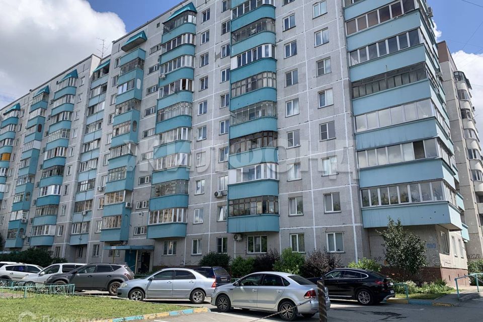 Продаётся 4-комнатная квартира, 77 м²