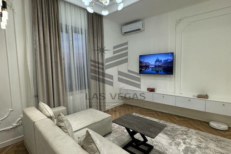 Сдаётся 2-комнатная квартира, 62 м²