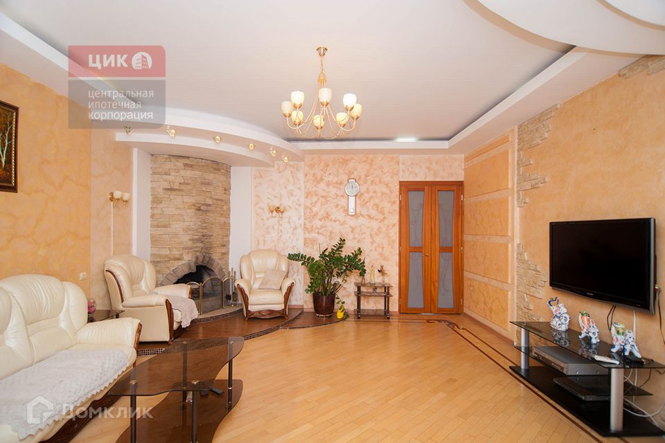 Сдаётся 3-комнатная квартира, 111 м²