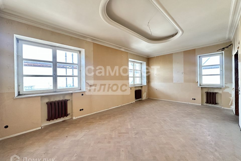 Продаётся 5-комнатная квартира, 191 м²