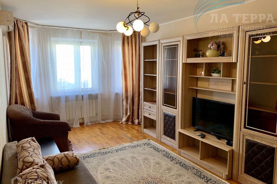 Сдаётся 3-комнатная квартира, 76.6 м²