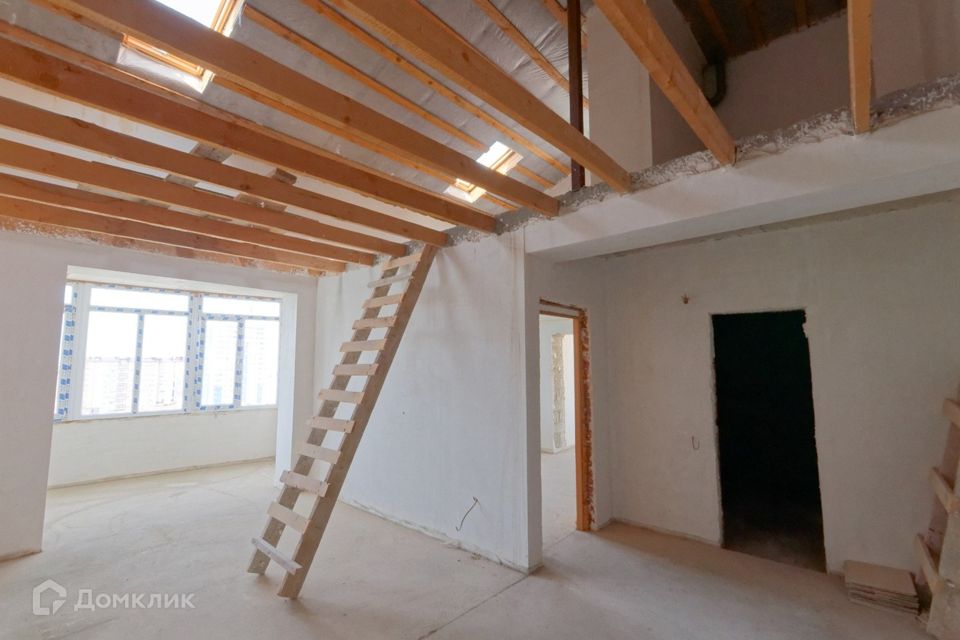 Продаётся 3-комнатная квартира, 122 м²