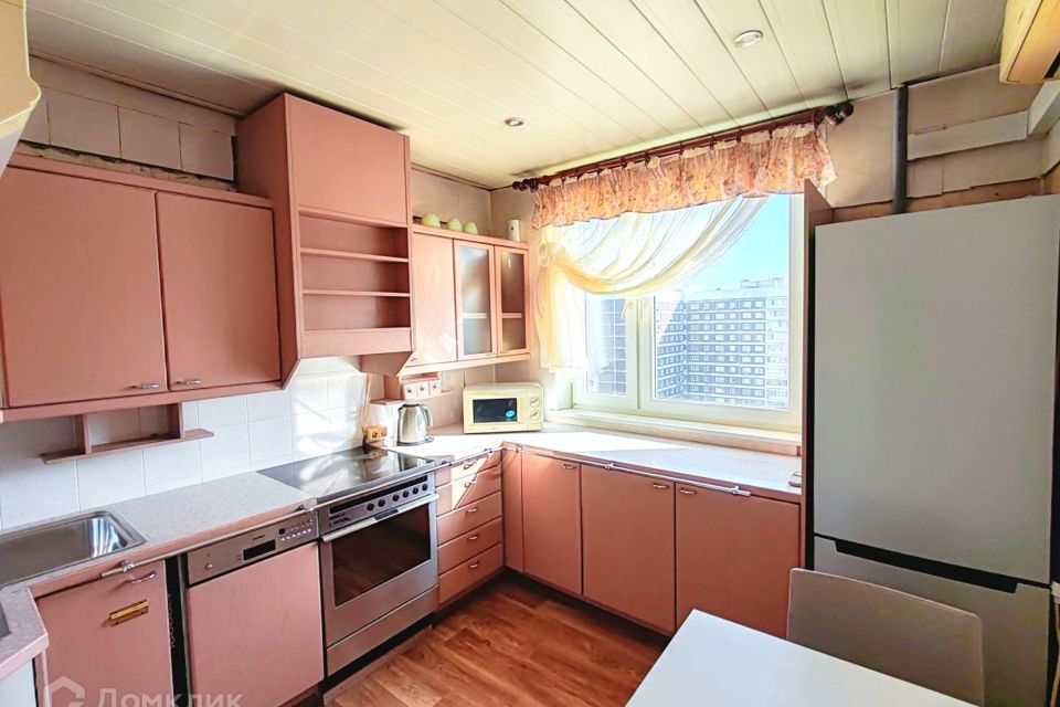 Сдаётся 2-комнатная квартира, 61 м²