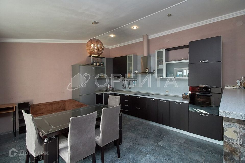 Продаётся 1-комнатная квартира, 81.5 м²