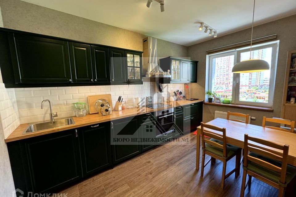 Продаётся 1-комнатная квартира, 43 м²