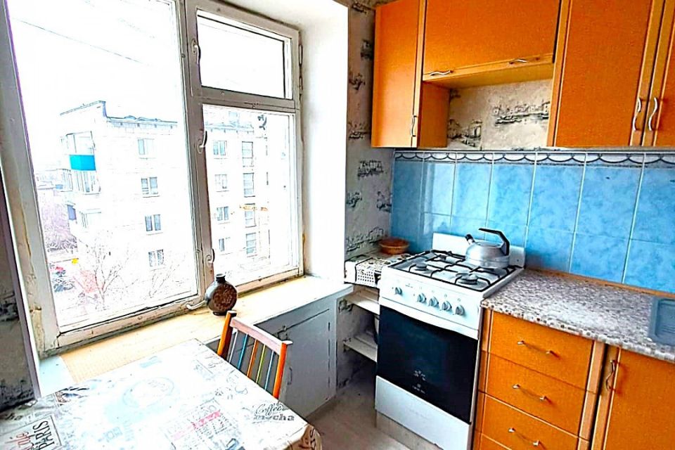 Продаётся комната в 2-комн. квартире, 14 м²