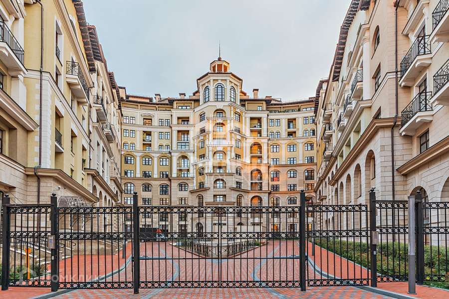 Продаётся 3-комнатная квартира, 110.6 м²