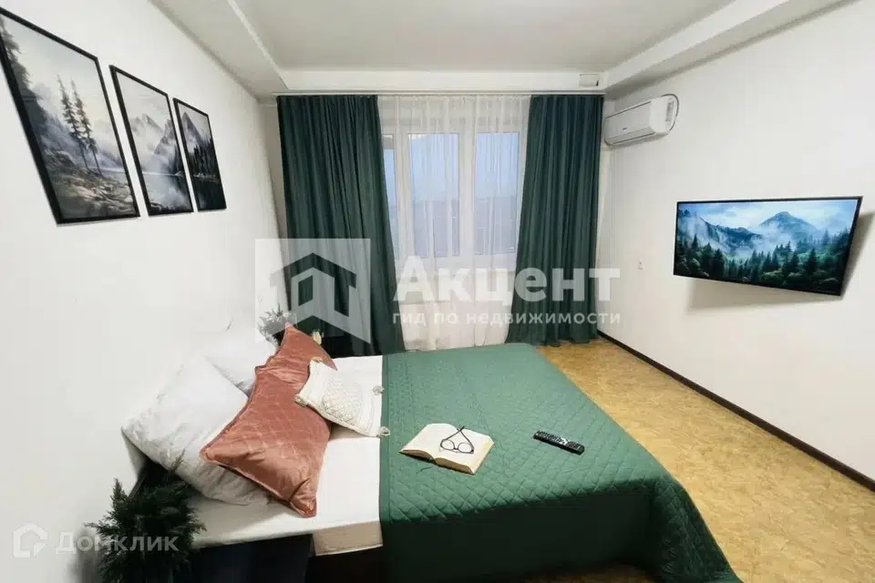 Продаётся 1-комнатная квартира, 43 м²