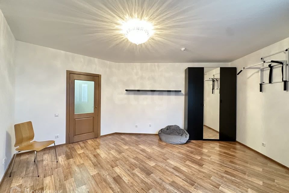 Продаётся 1-комнатная квартира, 42 м²