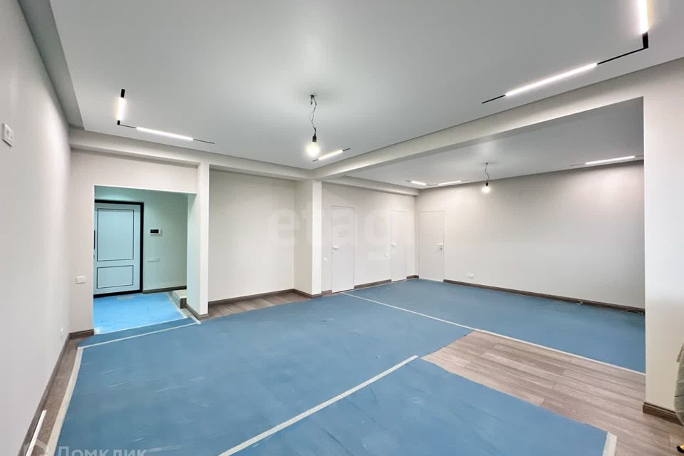Продаётся 6-комнатная квартира, 222 м²