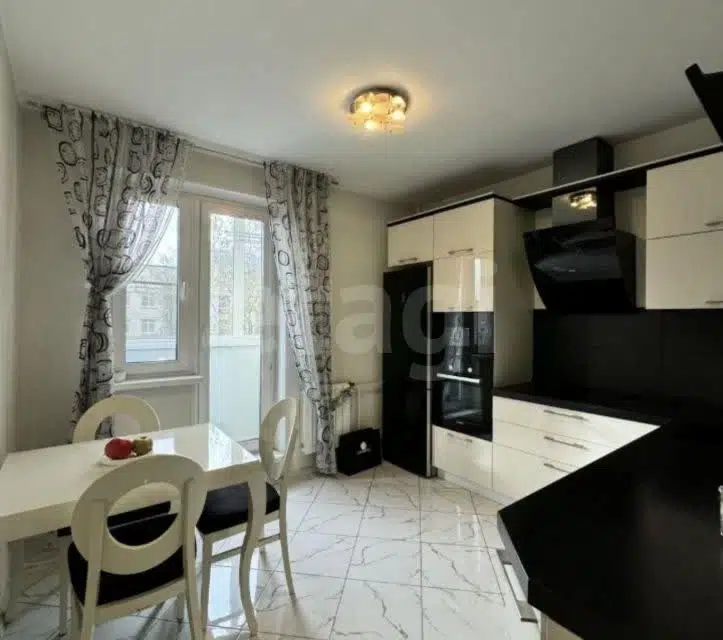 Продаётся 1-комнатная квартира, 37.8 м²