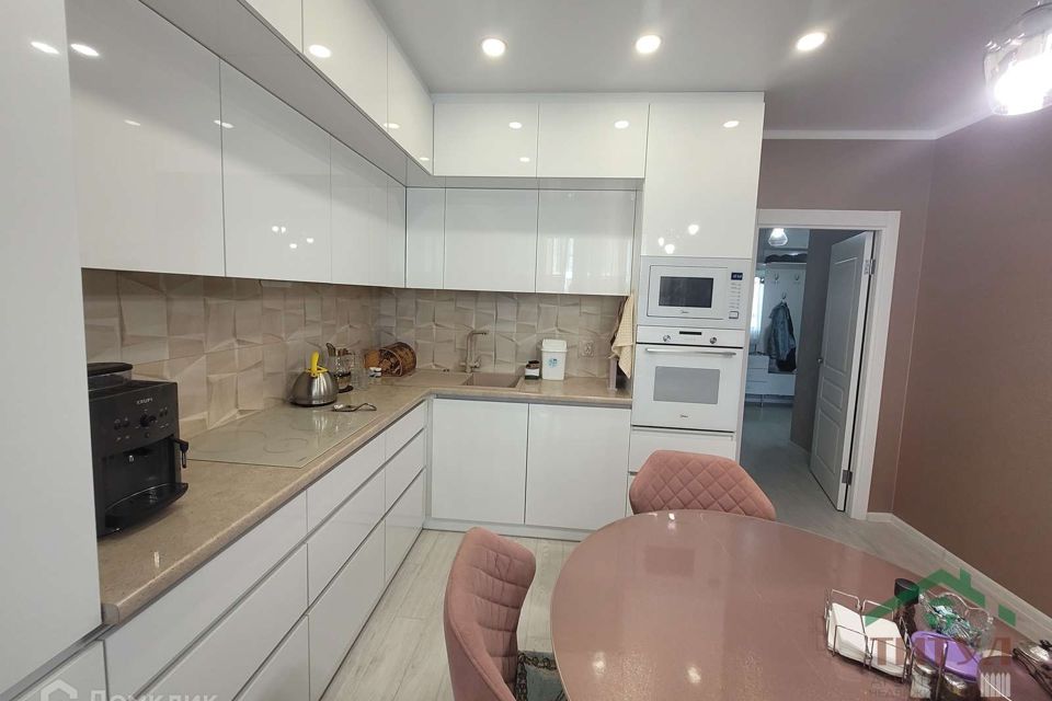 Продаётся 2-комнатная квартира, 69.7 м²