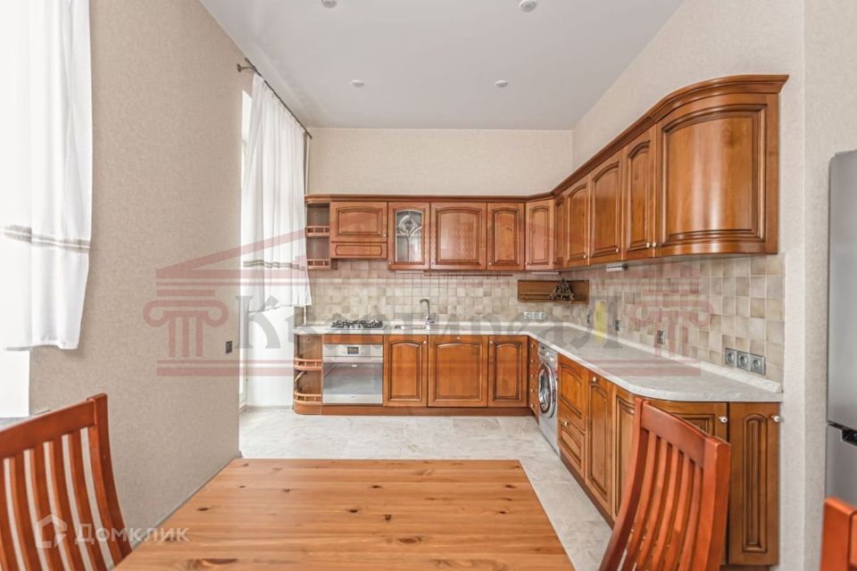 Сдаётся 4-комнатная квартира, 125 м²