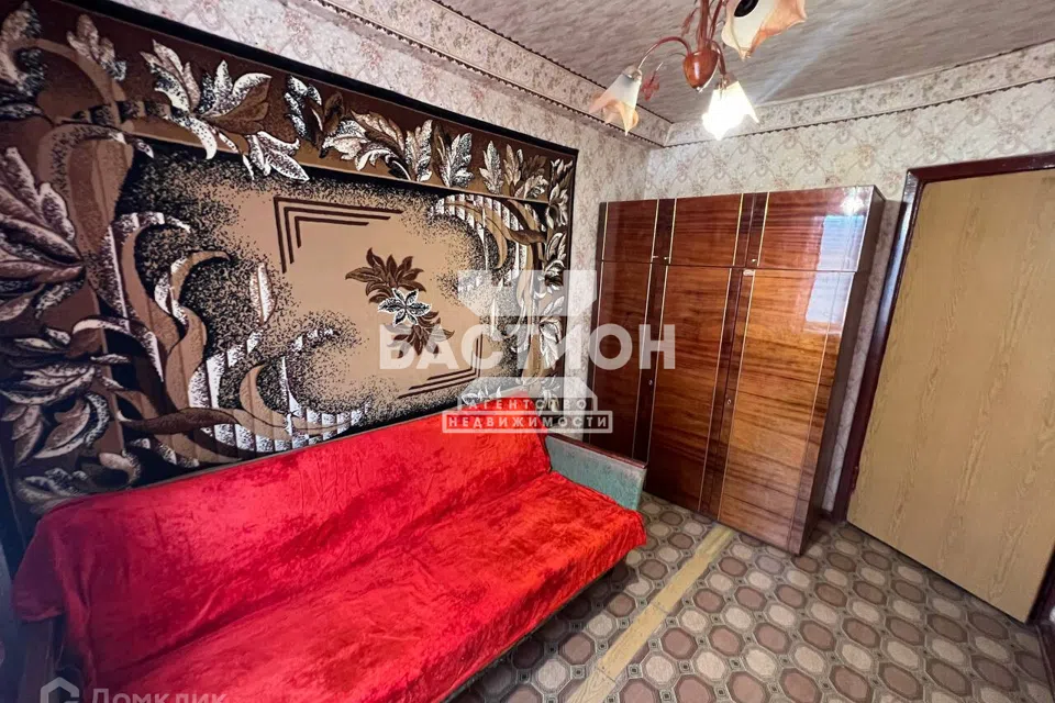 Продаётся 4-комнатная квартира, 58 м²