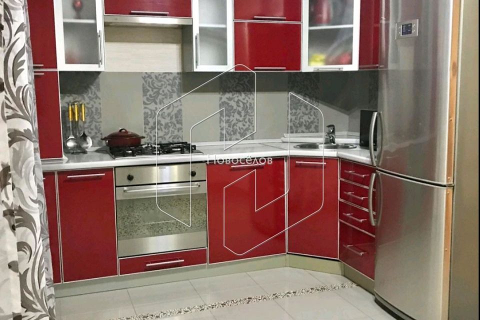 Сдаётся 3-комнатная квартира, 98 м²