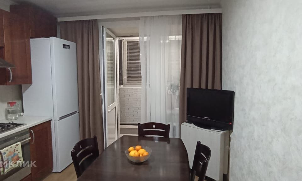 Продаётся 4-комнатная квартира, 100 м²