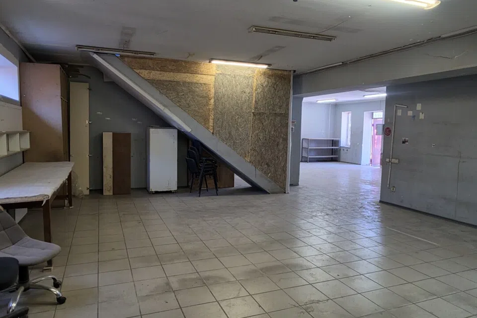 Сдаётся торговое помещение, 1356.8 м²