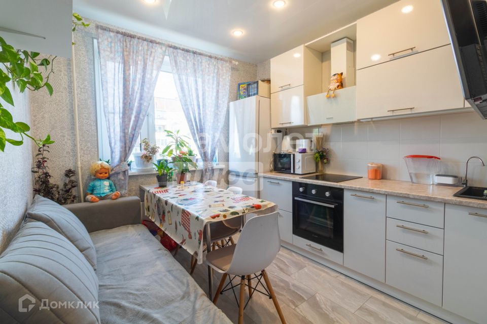 Продаётся 2-комнатная квартира, 55.8 м²