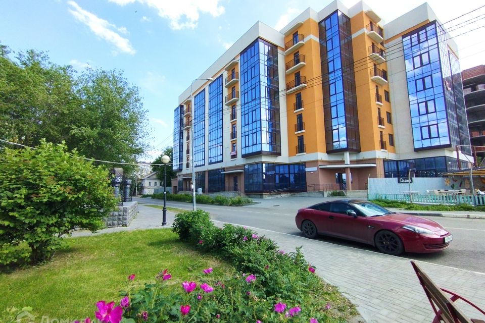 Продаётся 2-комнатная квартира, 101.4 м²