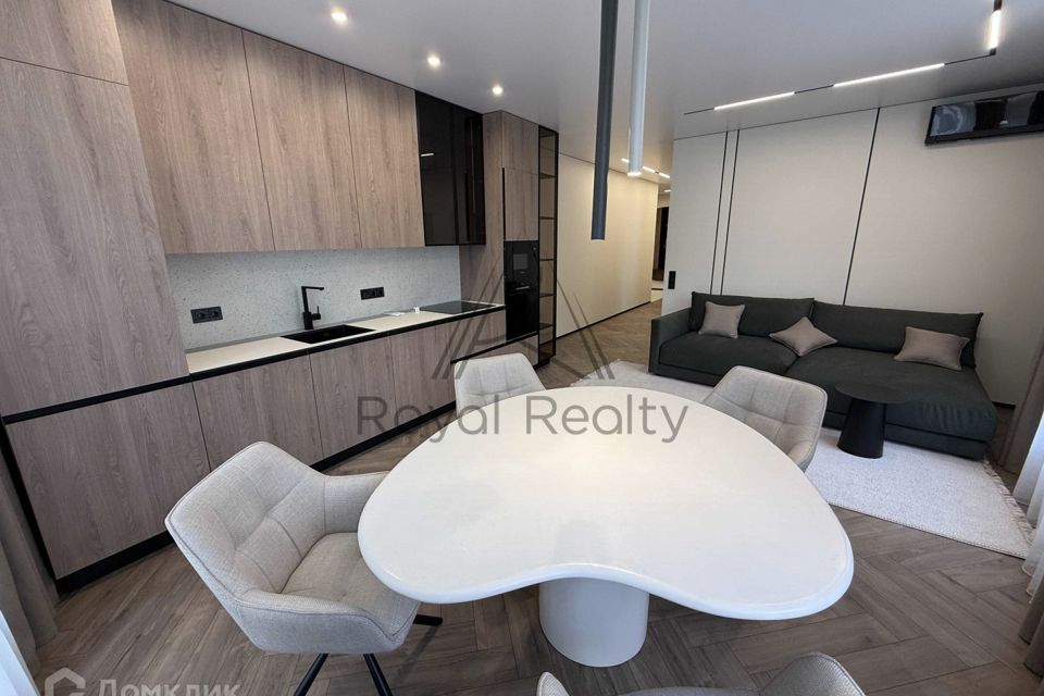 Сдаётся 3-комнатная квартира, 93 м²