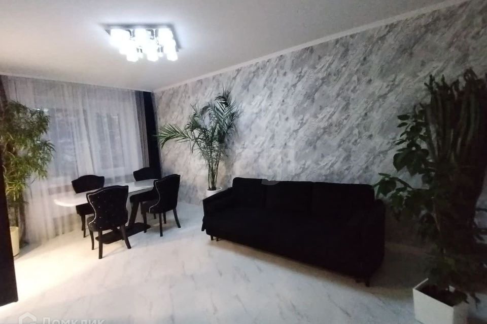 Продаётся 3-комнатная квартира, 67.9 м²