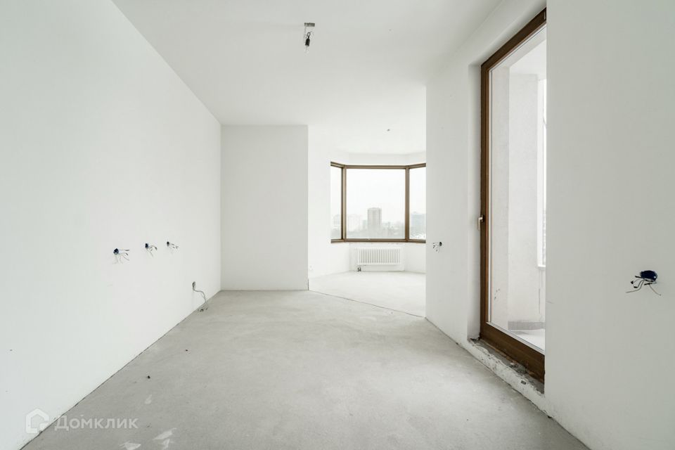 Продаётся 3-комнатная квартира, 121.9 м²