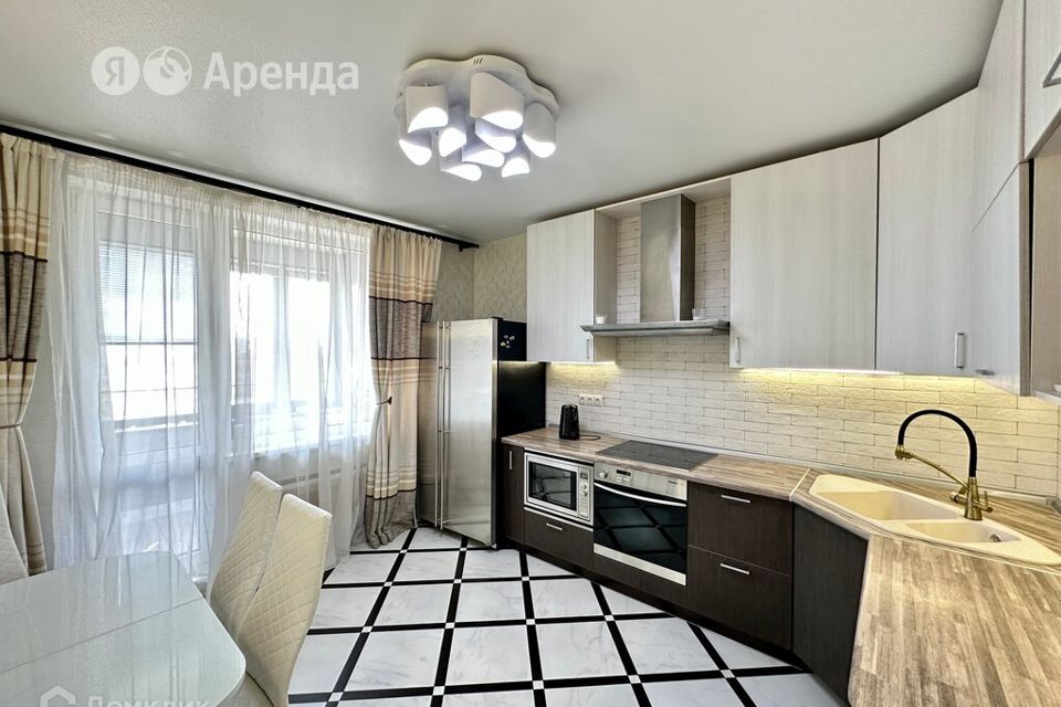 Сдаётся 3-комнатная квартира, 89 м²