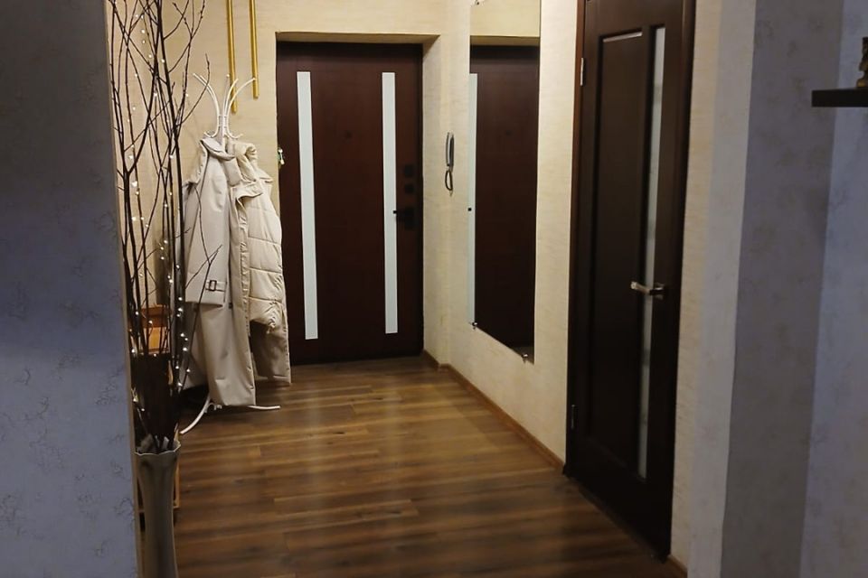Продаётся 3-комнатная квартира, 97.5 м²