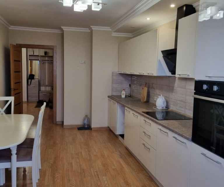 Продаётся 2-комнатная квартира, 76 м²