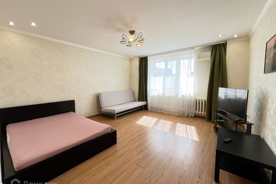 Сдаётся 1-комнатная квартира, 55 м²