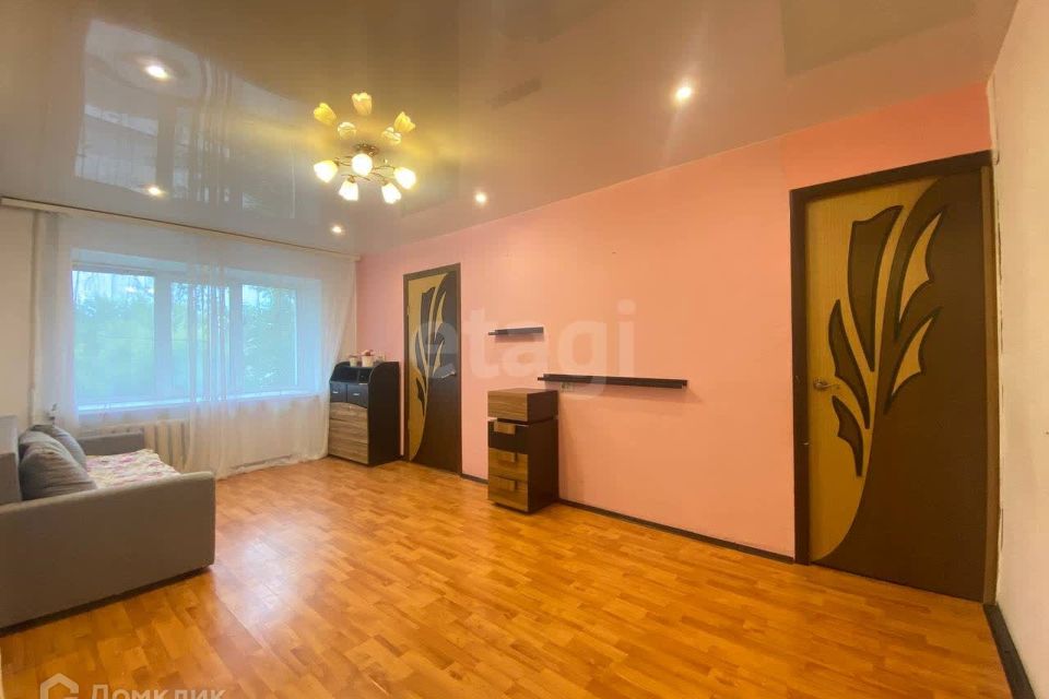 Продаётся 3-комнатная квартира, 41.8 м²