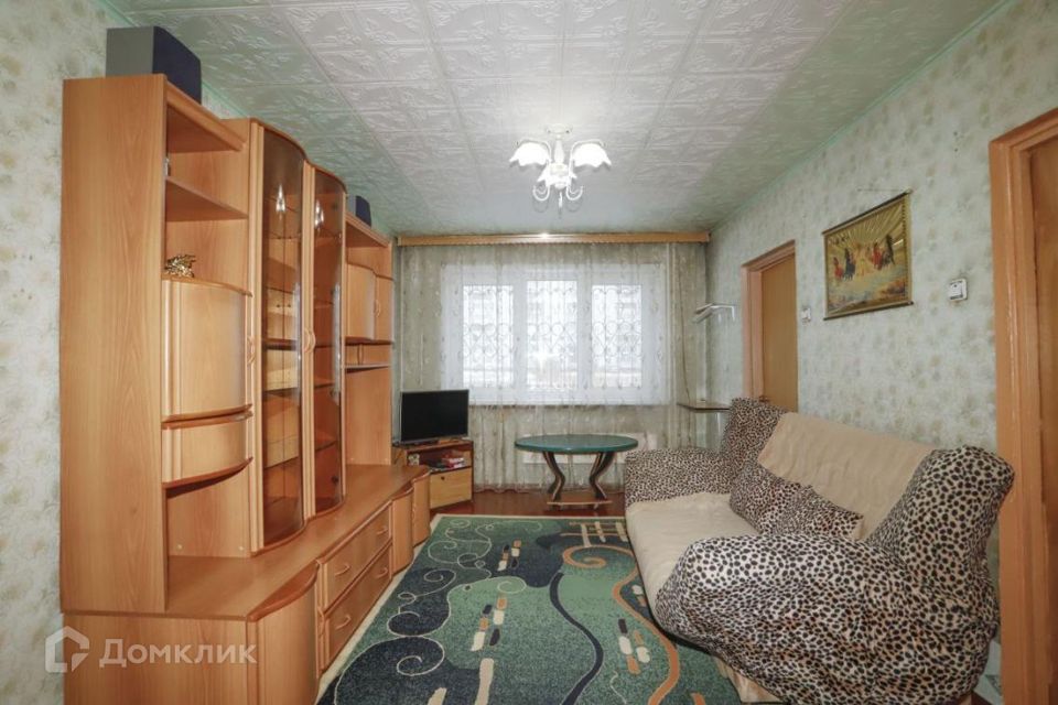 Продаётся 4-комнатная квартира, 61.7 м²