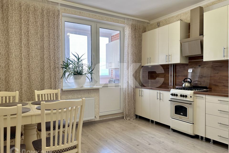 Продаётся 2-комнатная квартира, 81.7 м²