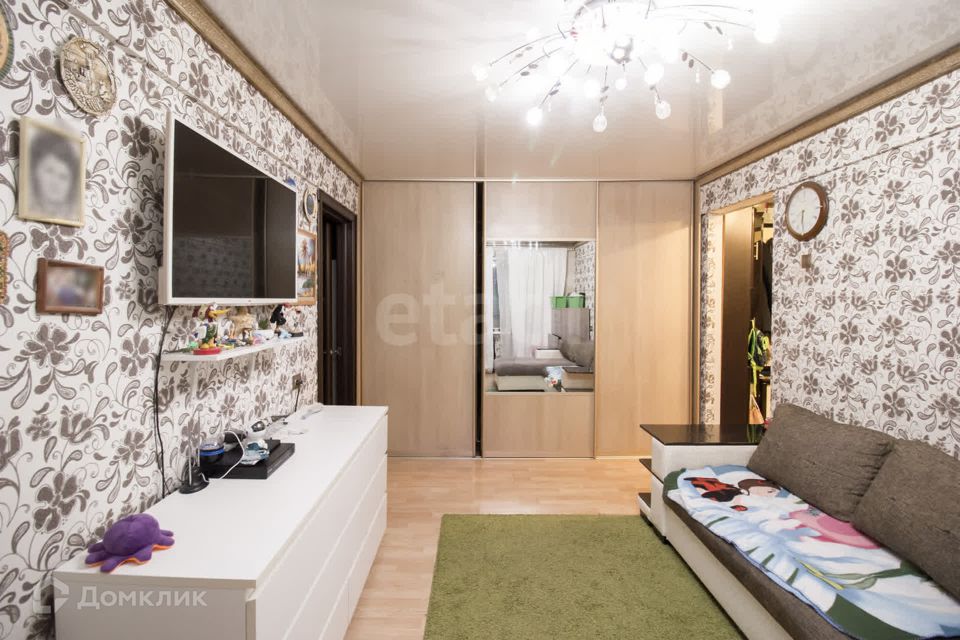 Продаётся 4-комнатная квартира, 58.7 м²