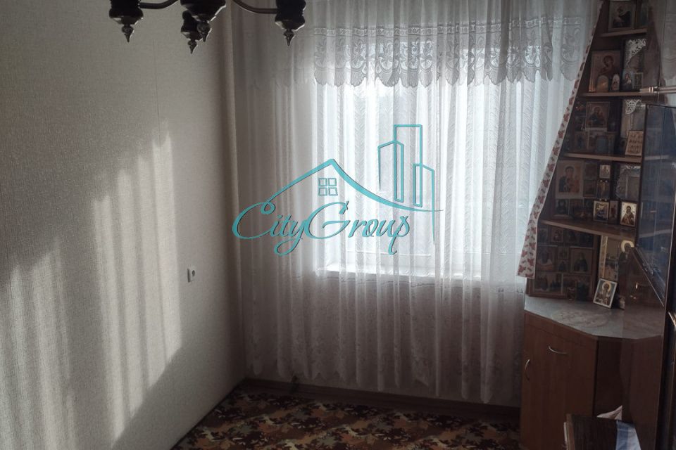 Продаётся 4-комнатная квартира, 60.4 м²