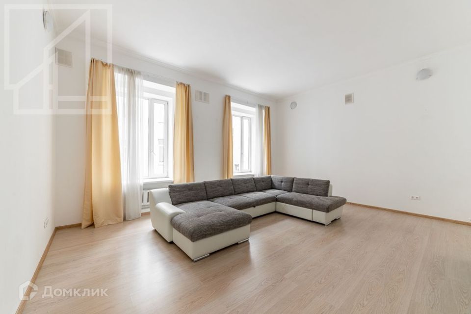 Сдаётся 6-комнатная квартира, 217 м²