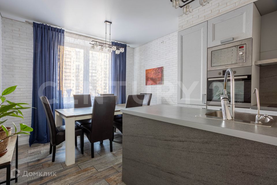 Продаётся 2-комнатная квартира, 68.6 м²