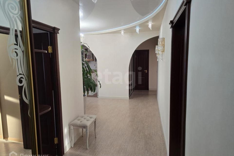 Продаётся 4-комнатная квартира, 120.5 м²