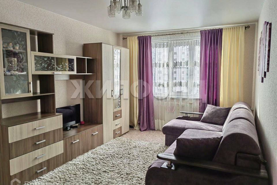Продаётся 1-комнатная квартира, 37.3 м²