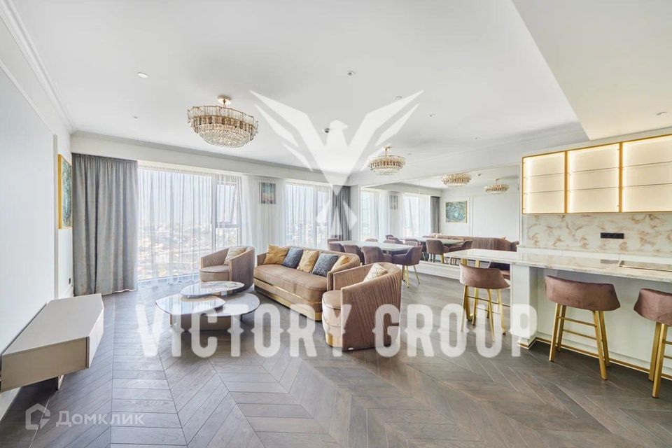 Сдаётся 3-комнатная квартира, 128.2 м²