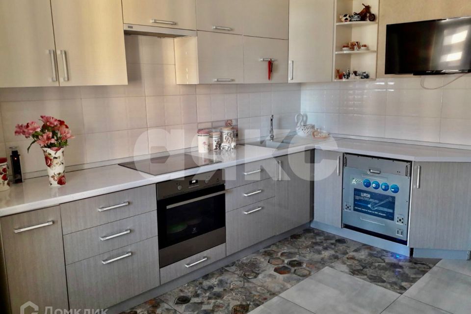 Продаётся 1-комнатная квартира, 51 м²