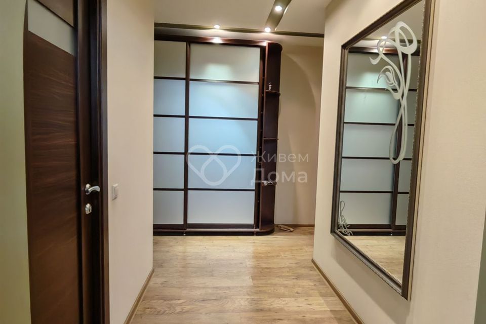 Продаётся 3-комнатная квартира, 107 м²