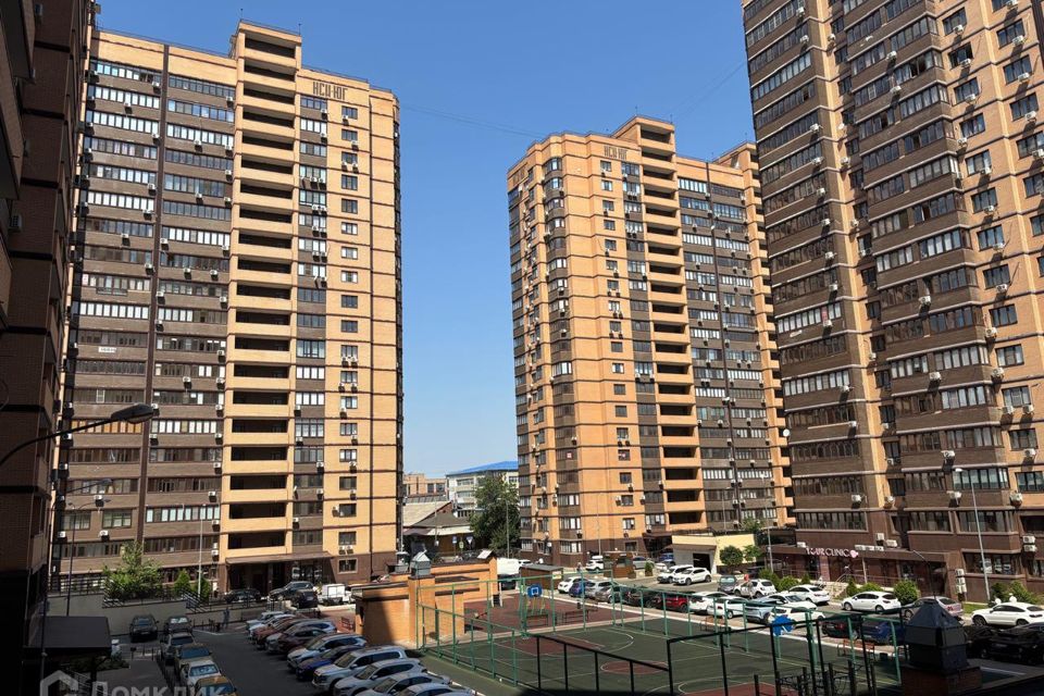 Продаётся 3-комнатная квартира, 110 м²
