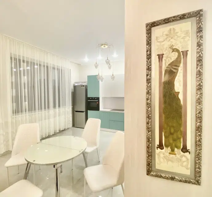 Продаётся 1-комнатная квартира, 72 м²