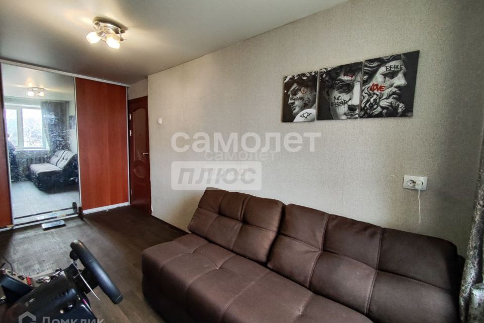 Продаётся 3-комнатная квартира, 61.8 м²