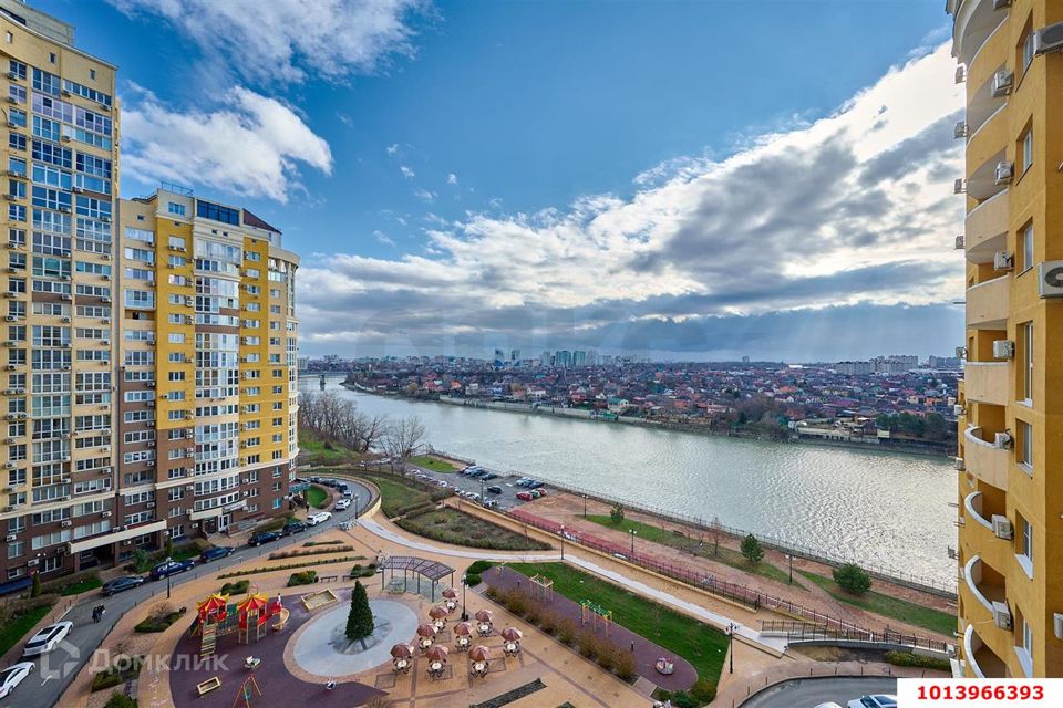 Продаётся 1-комнатная квартира, 55 м²